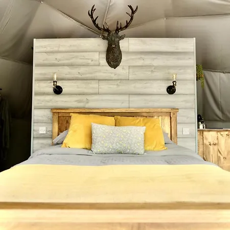 Cambridgeshire Glamping Hotel Fowlmere Exterior photo