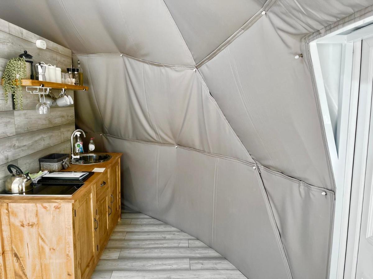 Cambridgeshire Glamping Luxury tent Fowlmere